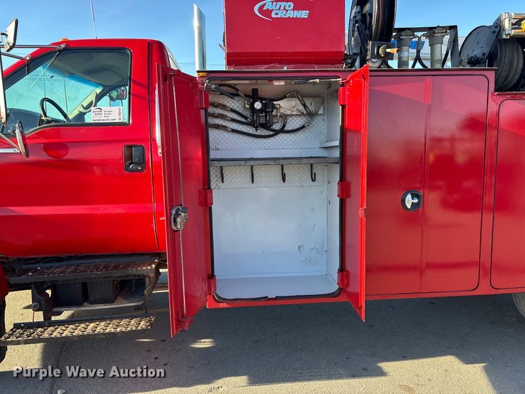 image for item DK0101 2006 Ford F750 utility / service truck