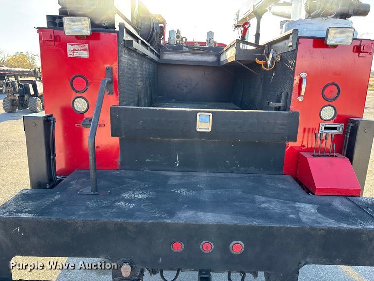 image for item DK0101 2006 Ford F750 utility / service truck