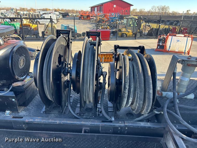 image for item DK0101 2006 Ford F750 utility / service truck