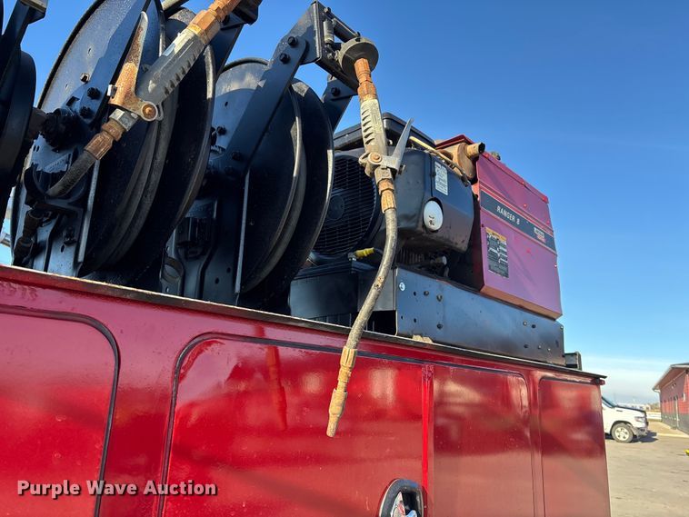 image for item DK0101 2006 Ford F750 utility / service truck