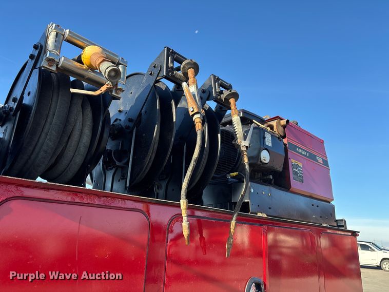 image for item DK0101 2006 Ford F750 utility / service truck