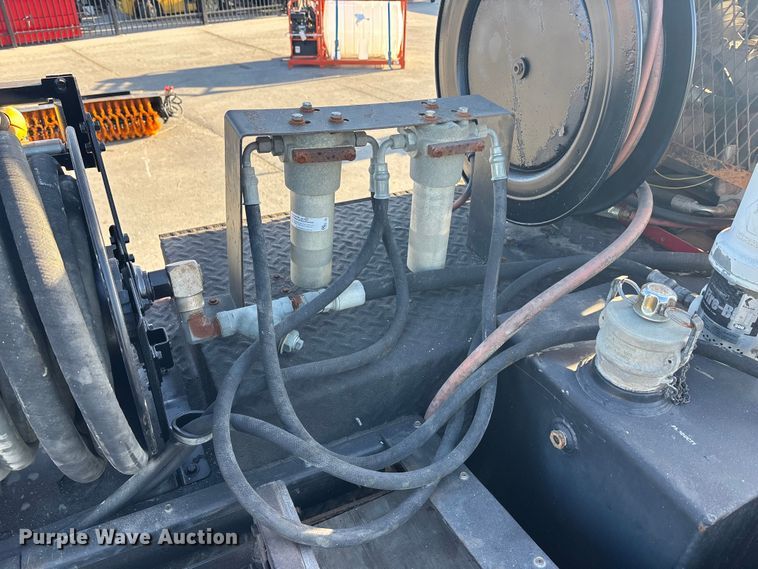 image for item DK0101 2006 Ford F750 utility / service truck