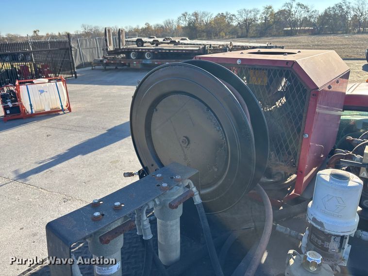 image for item DK0101 2006 Ford F750 utility / service truck