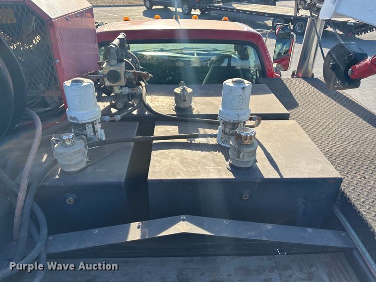 image for item DK0101 2006 Ford F750 utility / service truck