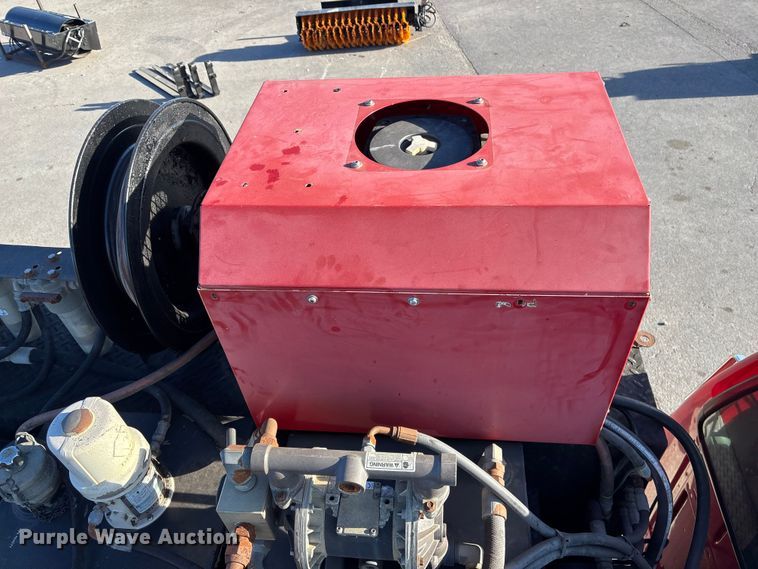 image for item DK0101 2006 Ford F750 utility / service truck