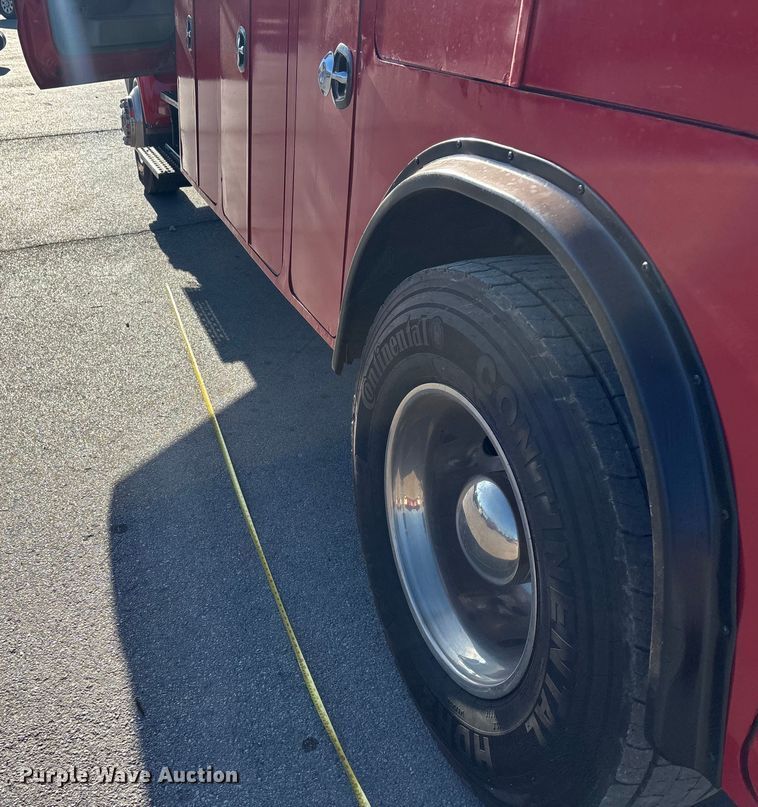 image for item DK0101 2006 Ford F750 utility / service truck