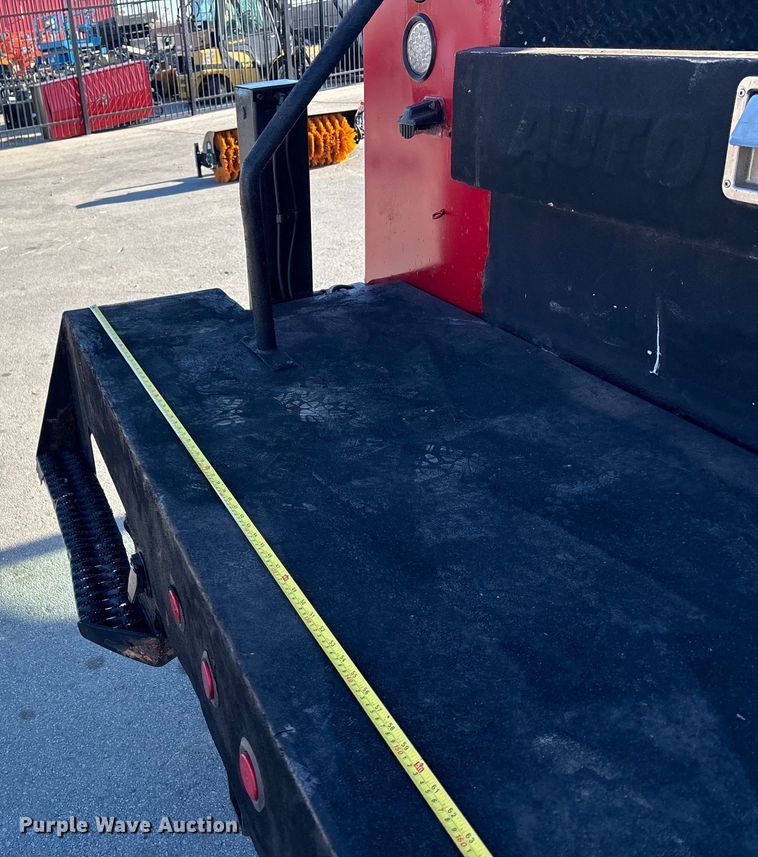 image for item DK0101 2006 Ford F750 utility / service truck