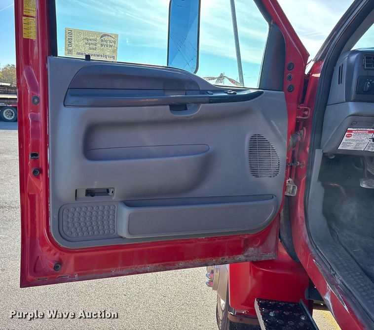 image for item DK0101 2006 Ford F750 utility / service truck