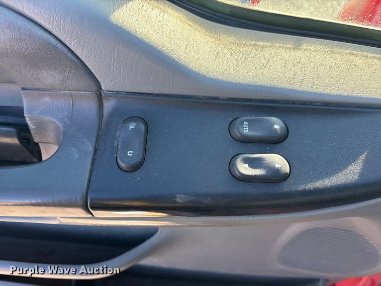 image for item DK0101 2006 Ford F750 utility / service truck