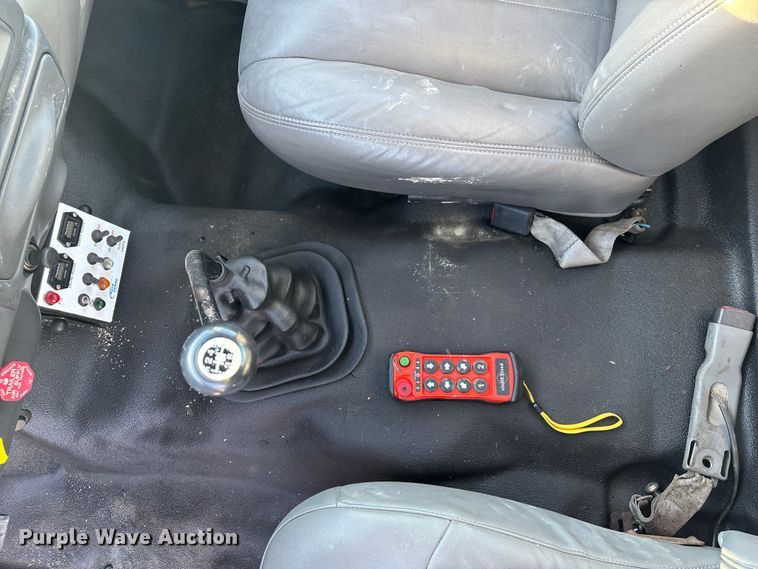 image for item DK0101 2006 Ford F750 utility / service truck