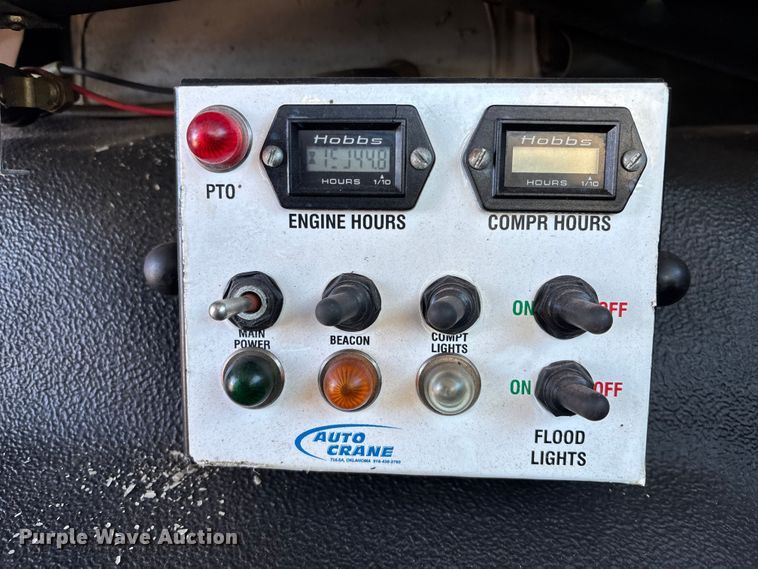 image for item DK0101 2006 Ford F750 utility / service truck