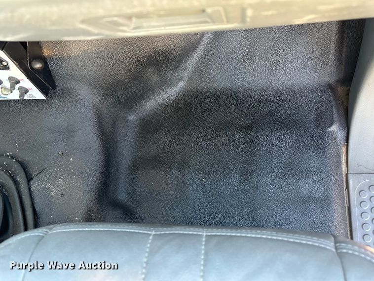 image for item DK0101 2006 Ford F750 utility / service truck