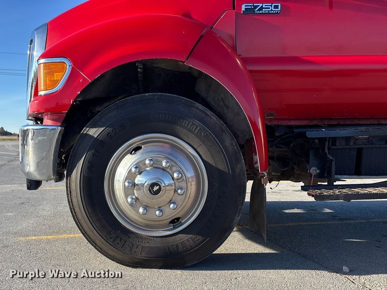 image for item DK0101 2006 Ford F750 utility / service truck