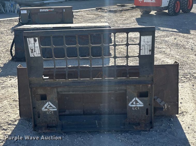 image for item DK0137 Skid steer bucket and forks