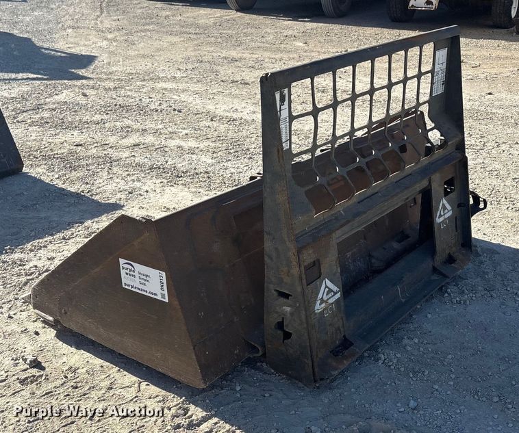 image for item DK0137 Skid steer bucket and forks