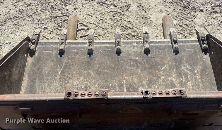 image for item DK0137 Skid steer bucket and forks