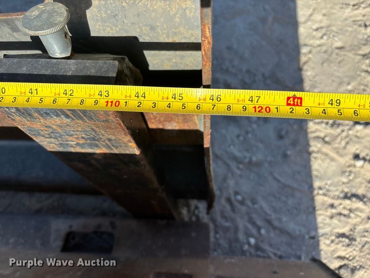 image for item DK0137 Skid steer bucket and forks