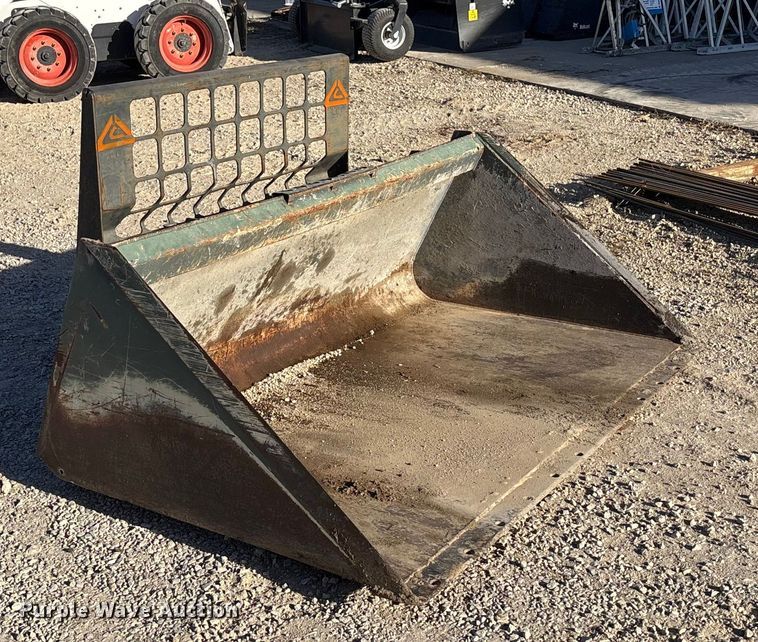 image for item DK0138 Skid steer bucket and forks 