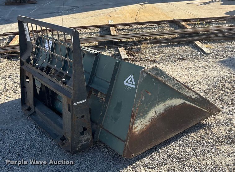 image for item DK0138 Skid steer bucket and forks 