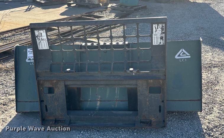 image for item DK0138 Skid steer bucket and forks 