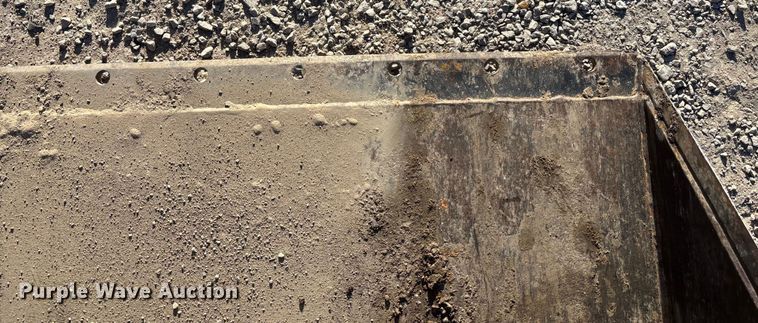 image for item DK0138 Skid steer bucket and forks 