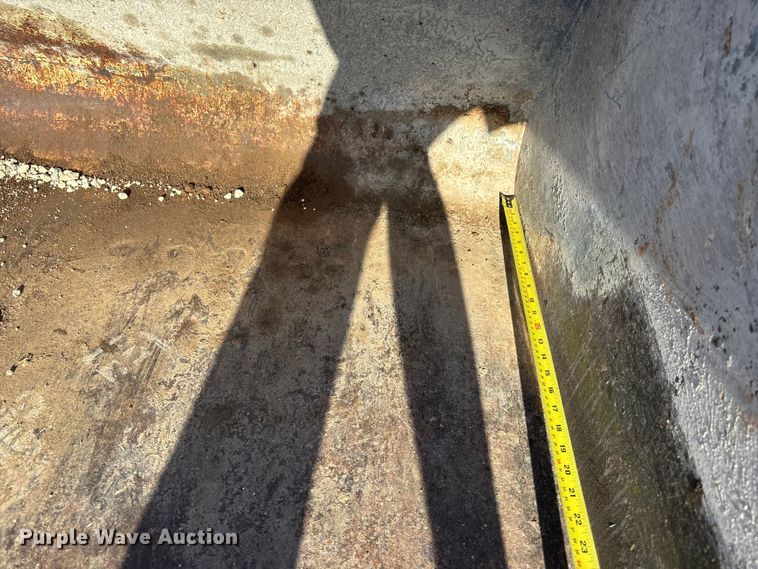 image for item DK0138 Skid steer bucket and forks 