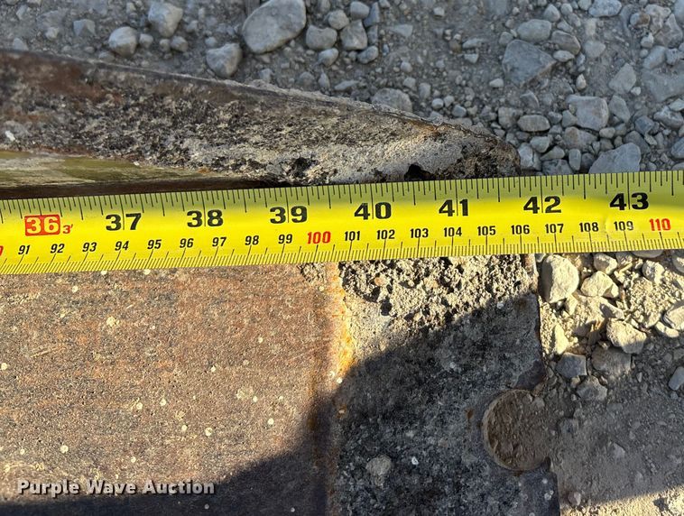 image for item DK0138 Skid steer bucket and forks 