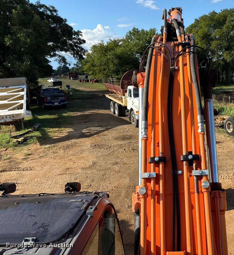 image for item DO1250 2019 Hitachi Zaxis 210LC-6N excavator