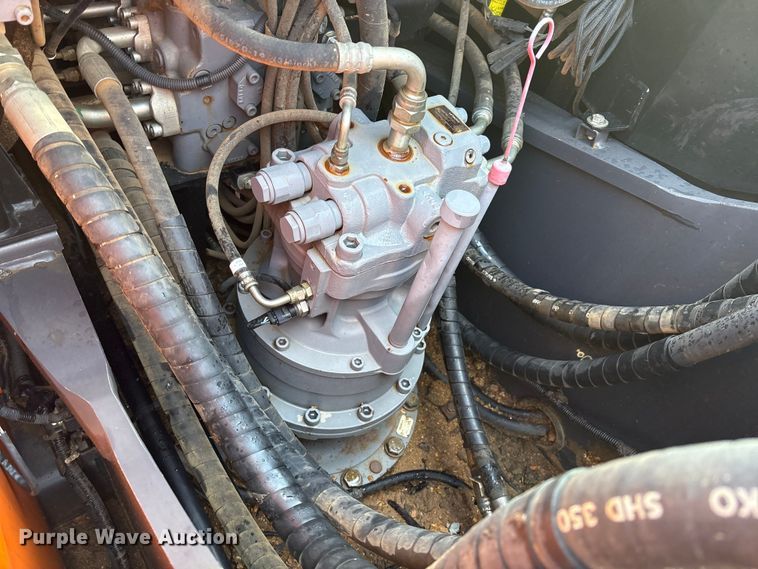 image for item DO1250 2019 Hitachi Zaxis 210LC-6N excavator