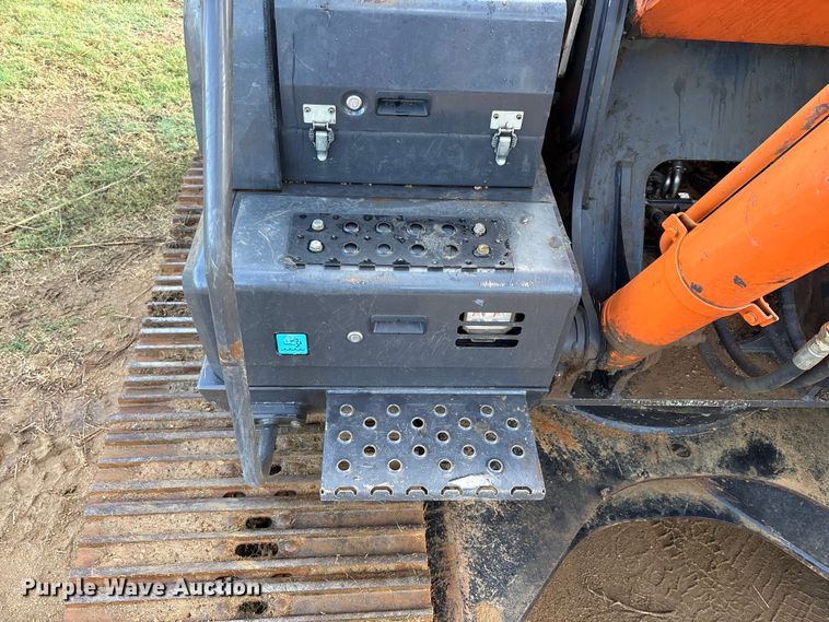 image for item DO1250 2019 Hitachi Zaxis 210LC-6N excavator