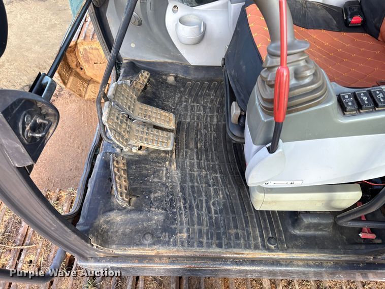 image for item DO1250 2019 Hitachi Zaxis 210LC-6N excavator