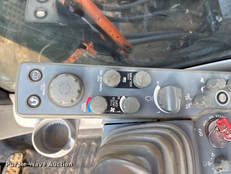 image for item DO1250 2019 Hitachi Zaxis 210LC-6N excavator