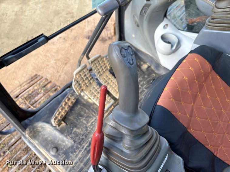 image for item DO1250 2019 Hitachi Zaxis 210LC-6N excavator