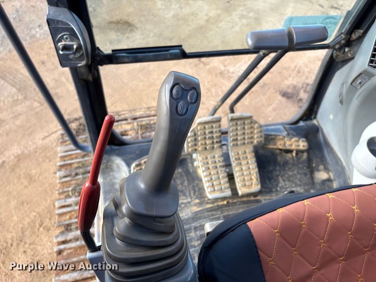 image for item DO1250 2019 Hitachi Zaxis 210LC-6N excavator