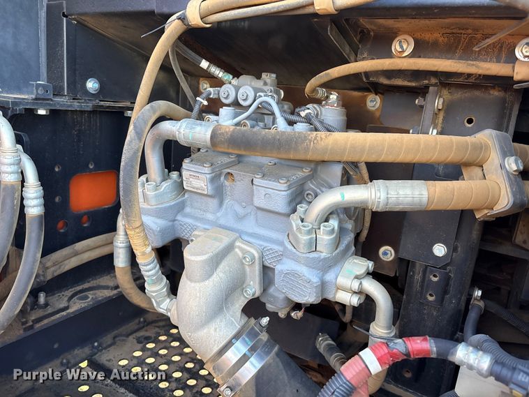 image for item DO1250 2019 Hitachi Zaxis 210LC-6N excavator