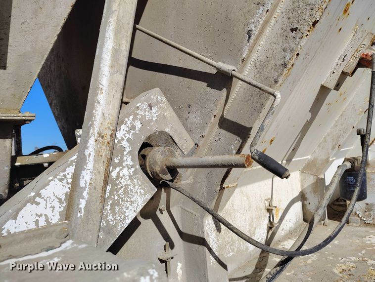 image for item DT0768 1989 International 2554 volumetric concrete mixer truck