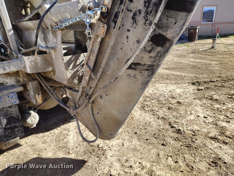 image for item DT0768 1989 International 2554 volumetric concrete mixer truck