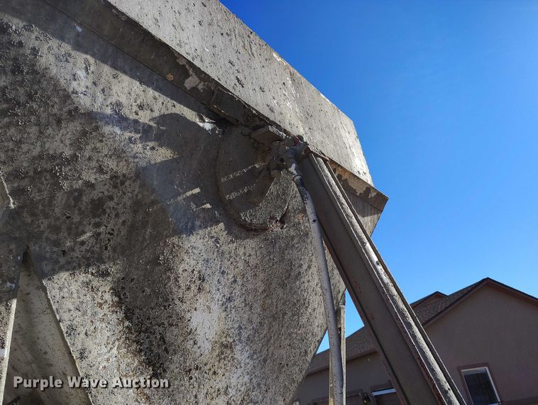 image for item DT0768 1989 International 2554 volumetric concrete mixer truck