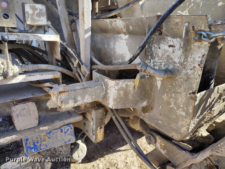 image for item DT0768 1989 International 2554 volumetric concrete mixer truck