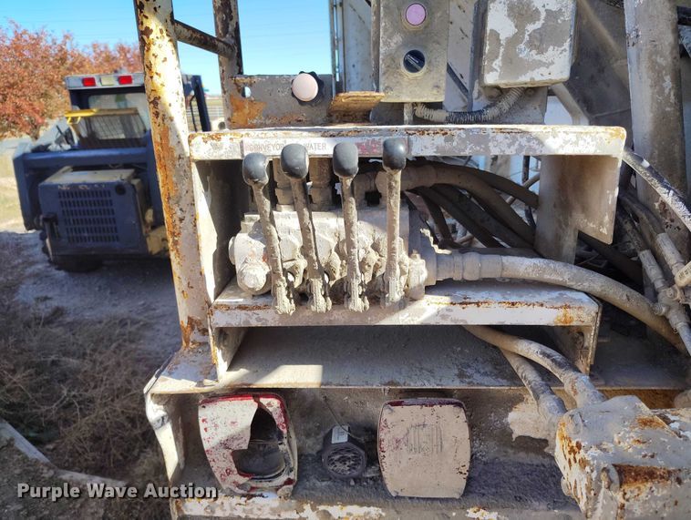 image for item DT0768 1989 International 2554 volumetric concrete mixer truck