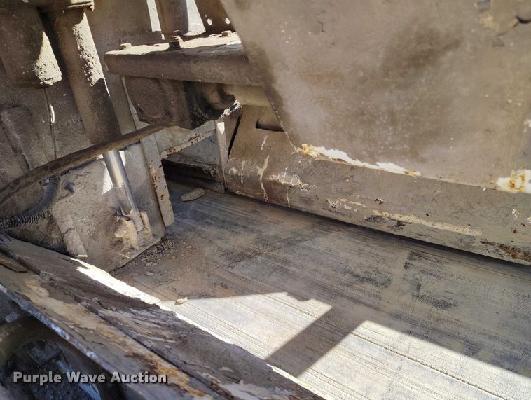 image for item DT0768 1989 International 2554 volumetric concrete mixer truck