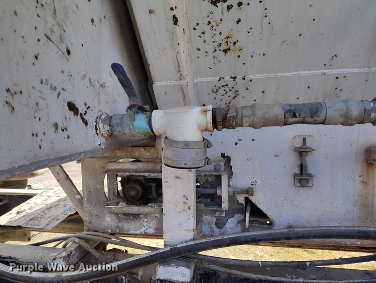 image for item DT0768 1989 International 2554 volumetric concrete mixer truck