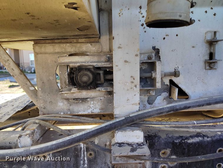 image for item DT0768 1989 International 2554 volumetric concrete mixer truck