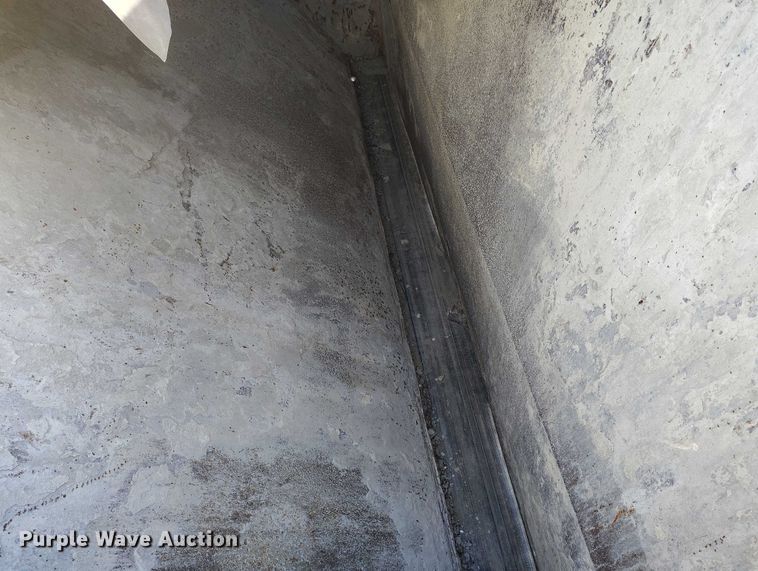 image for item DT0768 1989 International 2554 volumetric concrete mixer truck