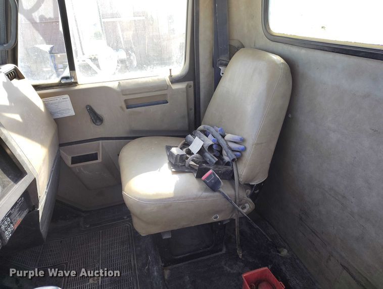 image for item DT0768 1989 International 2554 volumetric concrete mixer truck