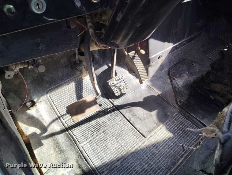 image for item DT0768 1989 International 2554 volumetric concrete mixer truck