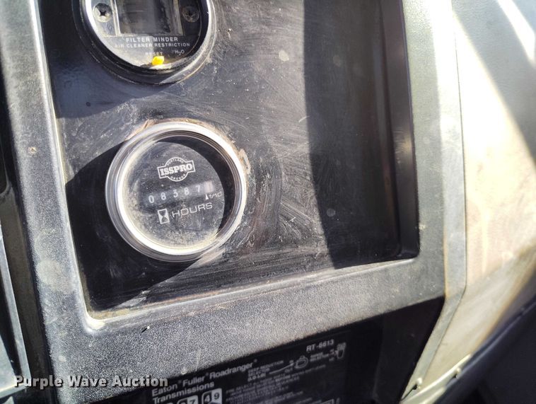 image for item DT0768 1989 International 2554 volumetric concrete mixer truck