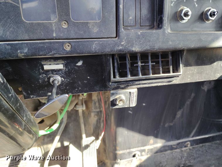 image for item DT0768 1989 International 2554 volumetric concrete mixer truck