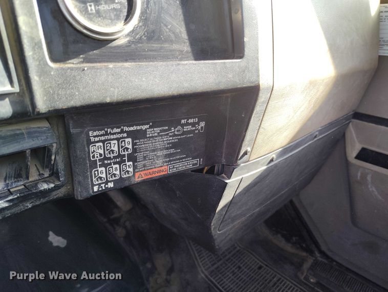 image for item DT0768 1989 International 2554 volumetric concrete mixer truck