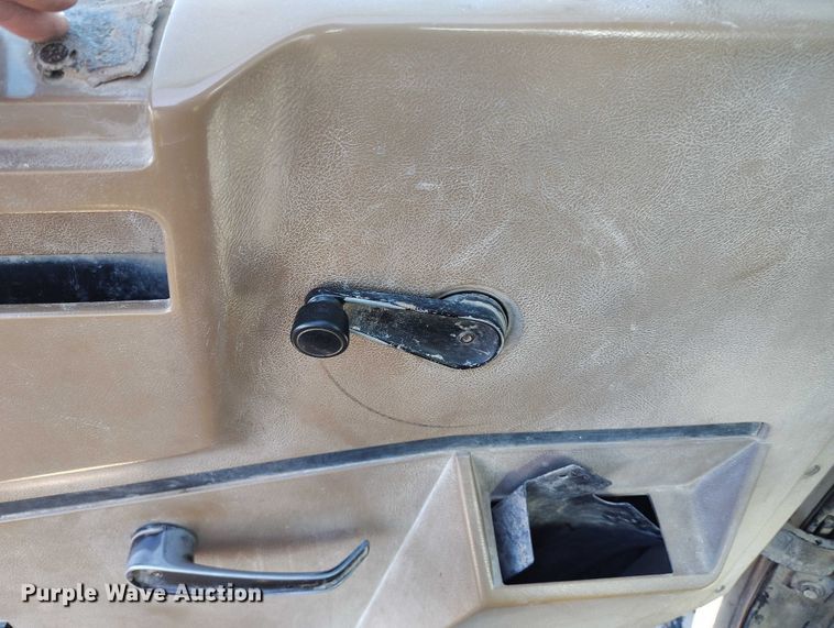 image for item DT0768 1989 International 2554 volumetric concrete mixer truck